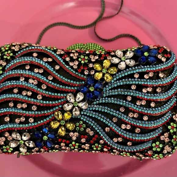 Natasha Evelyn Multi Rhinestone Clutch w Floral Design Green Leaf Clasp - Picture 3 of 12